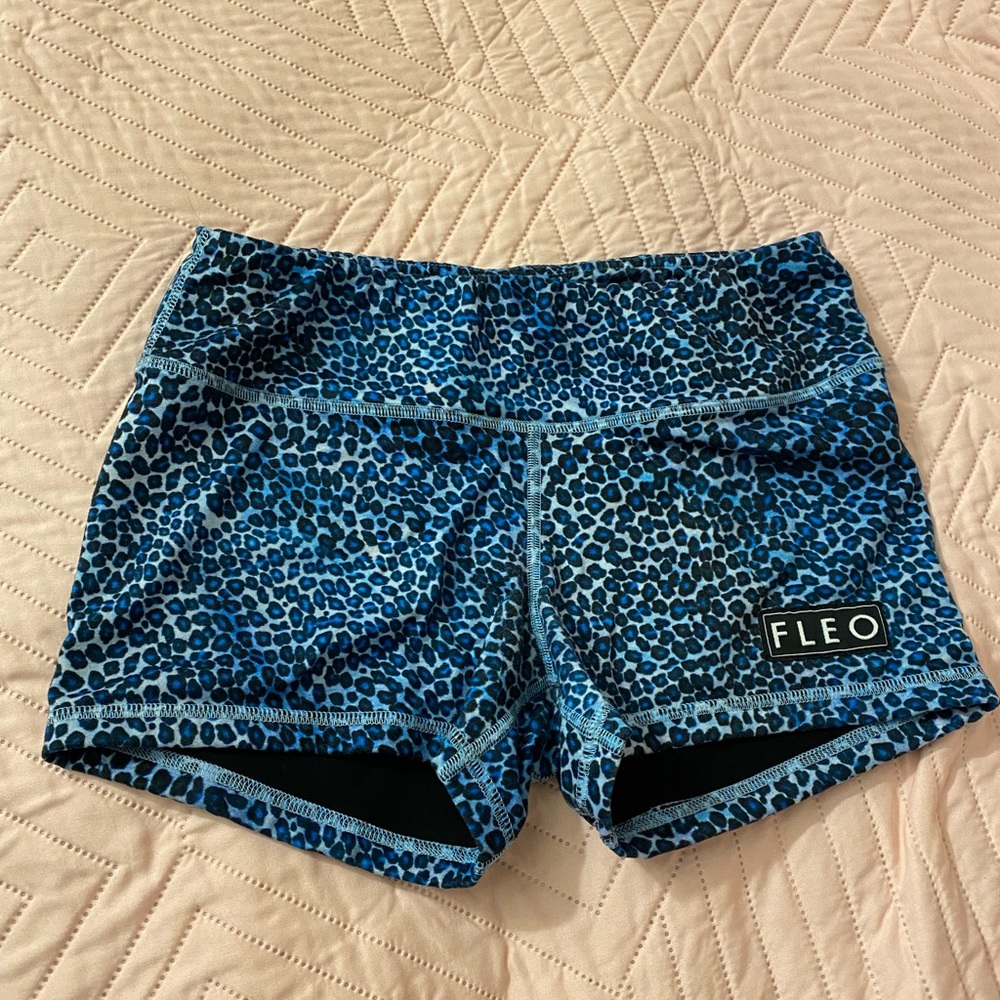 Fleo cheetah originals size medium